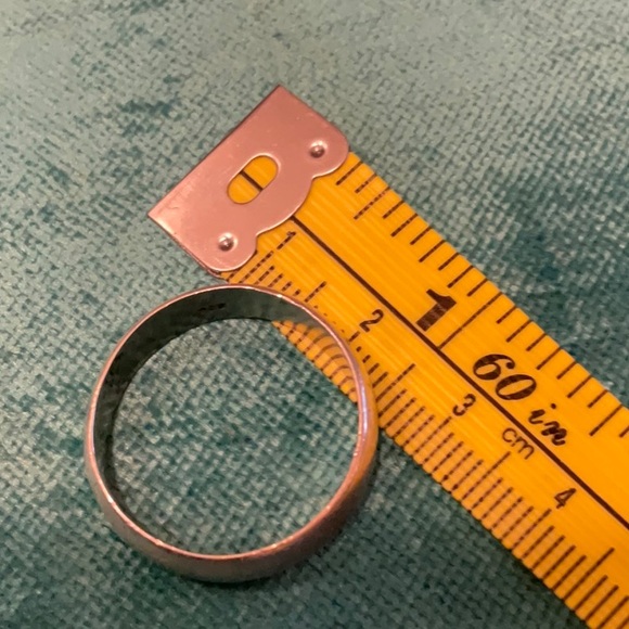 Sterling silver thick band ring -marked 925 - Picture 2 of 5